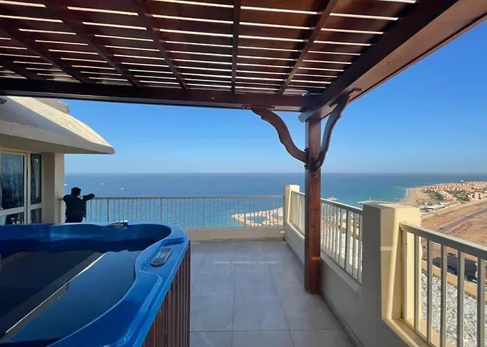 Aparthotel Amazing Sea View Penthouse In Pyramids Porto El-sokhna