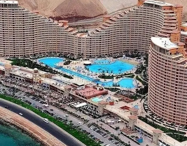 Amazing Sea View Penthouse In Pyramids Porto El-sokhna Aparthotel 3*