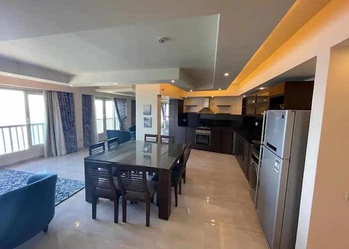Amazing Sea View Penthouse In Pyramids Porto El-sokhna