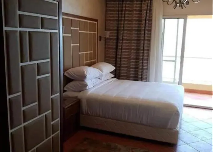 Aparthotel Amazing Sea View Penthouse In Pyramids Porto El-sokhna