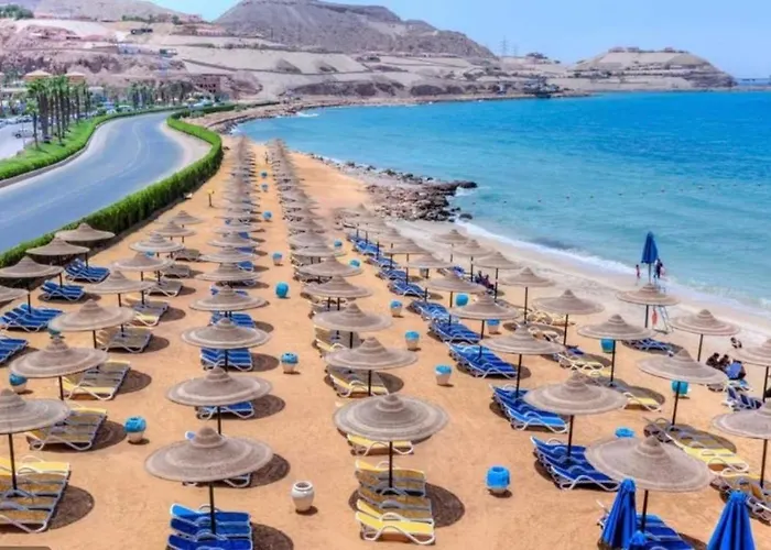 Amazing Sea View Penthouse In Pyramids Porto El-sokhna Aparthotel 3*