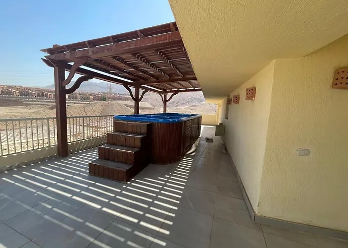 Aparthotel Amazing Sea View Penthouse In Pyramids Porto El-sokhna 3*
